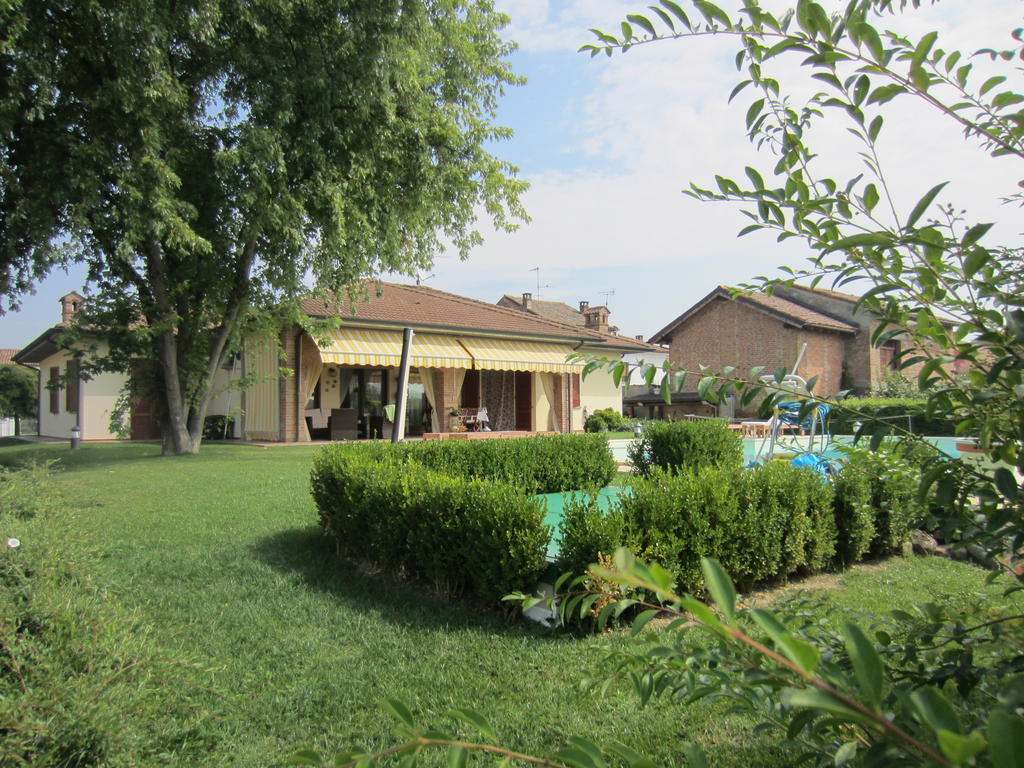 Marinella B&B Cornale Ngoại thất bức ảnh