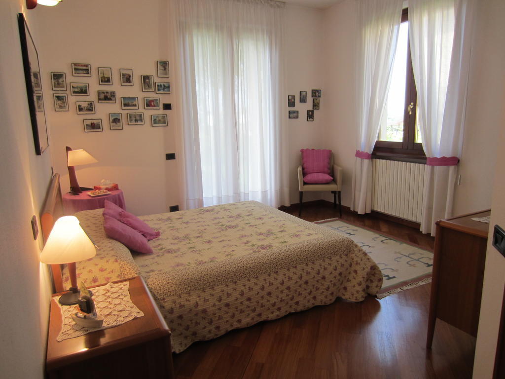 Marinella B&B Cornale Phòng bức ảnh