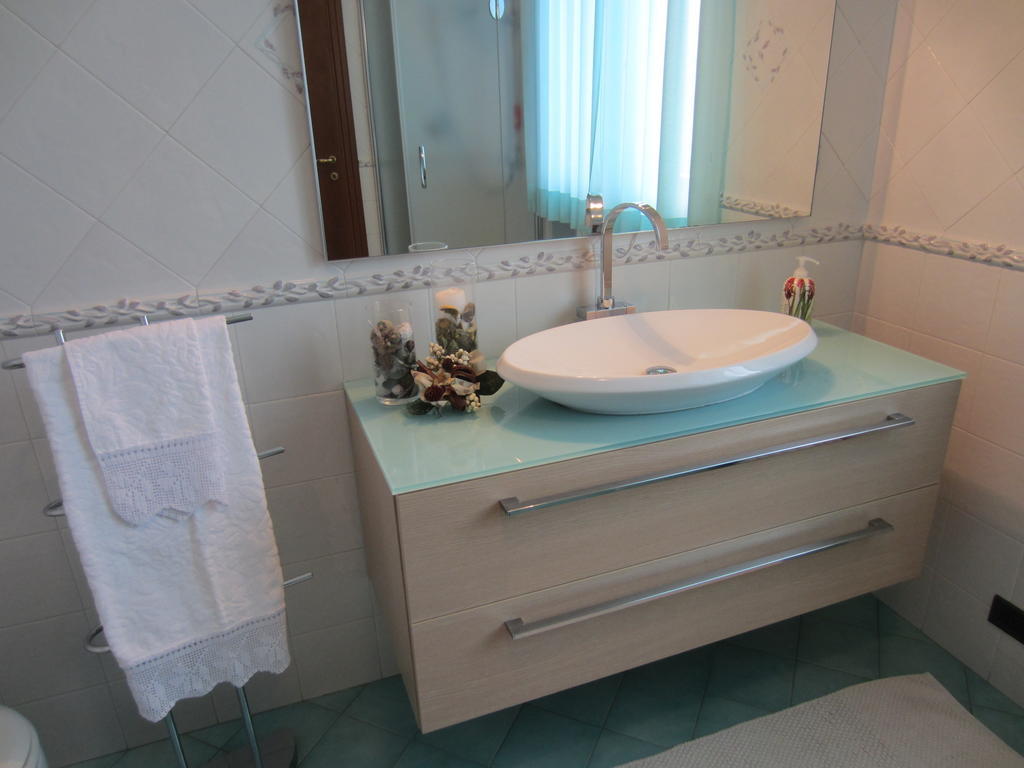 Marinella B&B Cornale Phòng bức ảnh